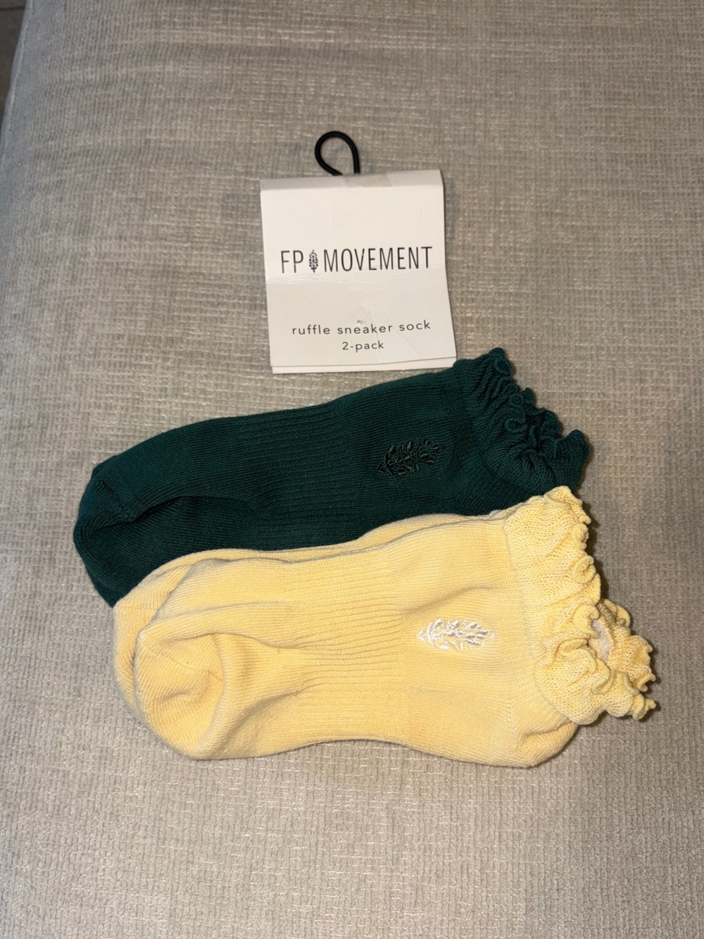 Free People Movement Ruffle Sneaker Sock 2-Pack Evergreen Green Sunlit Yellow - Picture 7 of 9